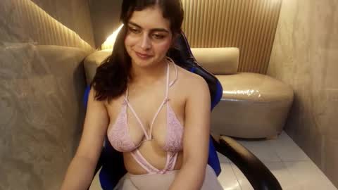 Snapshot of dany_r_ chatting on September 24, 1:29 pm Dany online show from September 24, 1:29 pm