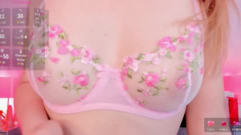 Snapshot of danyfreydell chatting on September 27, 12:58 pm online show from September 27, 12:58 pm