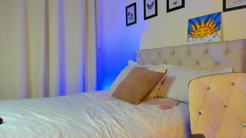 Snapshot of daphne_24 chatting on September 9, 7:03 pm Antonella Mora online show from September 9, 7:03 pm