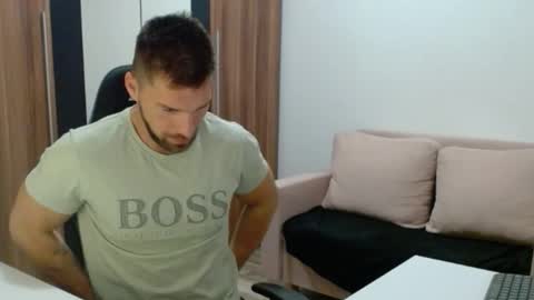 darius_94 online show from November 17, 5:43 am