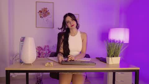 dark_angell77 online show from July 18, 11:56 am