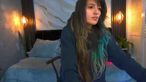 dark_dominika online show from April 15, 1:14 pm