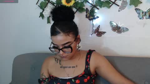 dark_flama online show from May 10, 2:07 am