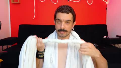 Snapshot of dark_harness chatting on October 17, 10:25 pm Potro online show from October 17, 10:25 pm