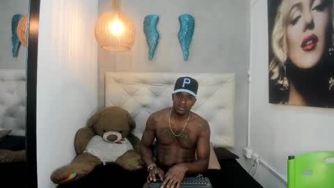 dark_king01 online show from March 3, 7:32 pm