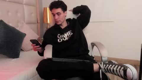 dark_sun333 online show from January 9, 2:17 am