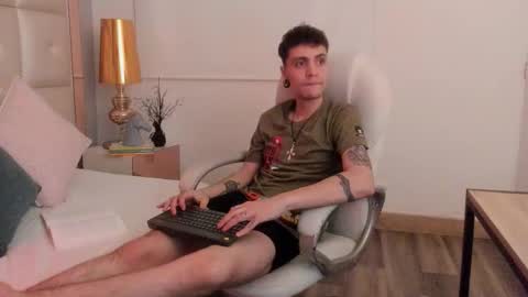 dark_sun333 online show from December 15, 3:13 am