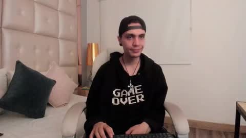 dark_sun333 online show from January 10, 2:28 am