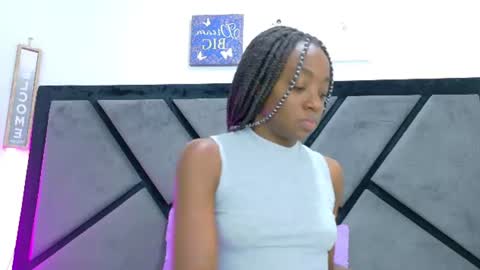 DarkDuchess online show from June 25, 11:48 am