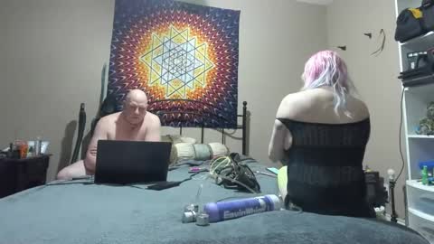 Snapshot of darkestparadox chatting on January 21, 7:58 am Darkest Paradox online show from January 21, 7:58 am