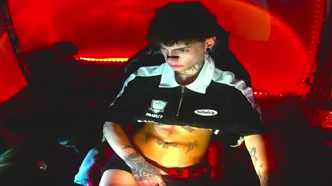   online show from December 21, 9:16 am