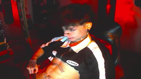   online show from November 26, 8:11 am