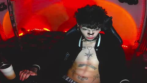   online show from December 18, 5:25 am