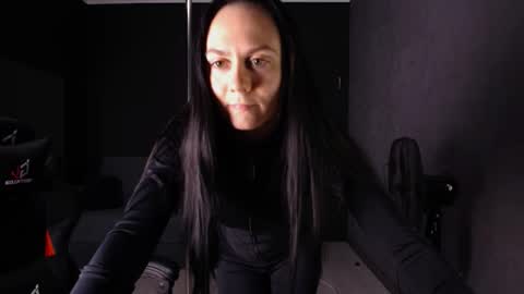 darkspark_ online show from November 1, 10:58 am