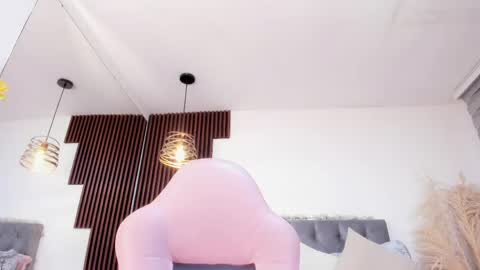darling  online show from May 9, 11:38 am