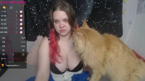 Snapshot of darling_tony18 chatting on December 8, 2:19 pm darling_tony18 online show from December 8, 2:19 pm