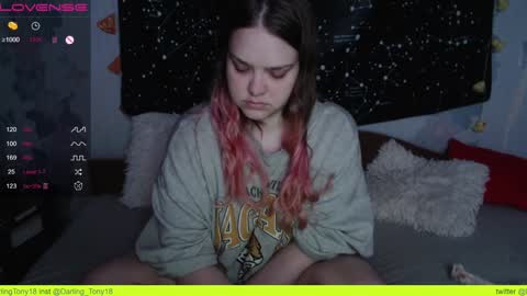 Snapshot of darling_tony18 chatting on February 1, 10:55 pm darling_tony18 online show from February 1, 10:55 pm