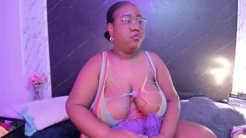 Snapshot of darnellqueen chatting on October 10, 5:13 am Darnell Queen online show from October 10, 5:13 am