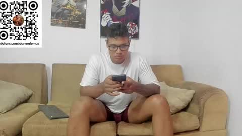 Snapshot of darren_lemus chatting on September 24, 8:48 pm Darren lemus online show from September 24, 8:48 pm