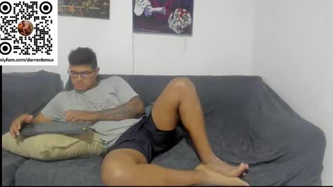 Snapshot of darren_lemus chatting on October 11, 6:40 am Darren lemus online show from October 11, 6:40 am