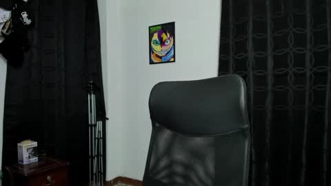 dash lowell   online show from February 9, 12:06 am