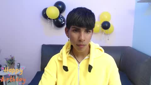 Snapshot of david_925_ chatting on September 25, 5:14 am David online show from September 25, 5:14 am