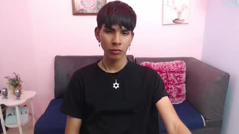 Snapshot of david_925_ chatting on September 23, 4:17 am David online show from September 23, 4:17 am