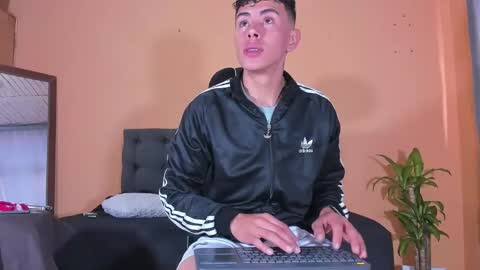 Snapshot of david_savage_ chatting on January 14, 12:35 pm david online show from January 14, 12:35 pm
