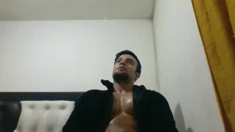 Snapshot of davidcr89 chatting on October 14, 6:49 am davidcr89 online show from October 14, 6:49 am