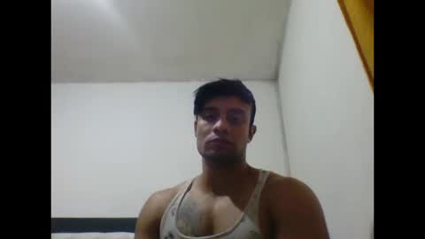 Snapshot of davidcr89 chatting on October 18, 7:34 am davidcr89 online show from October 18, 7:34 am