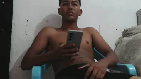 davidhot23777 online show from April 3, 4:08 am