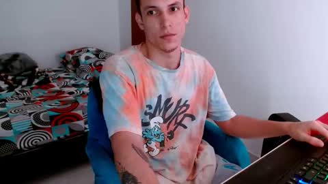 Snapshot of davidsalazar33 chatting on September 25, 2:29 am davidsalazar33 online show from September 25, 2:29 am