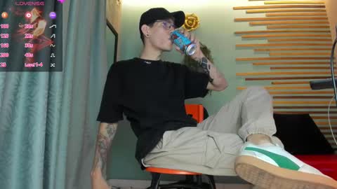 daviid_huge online show from October 2, 1:37 am