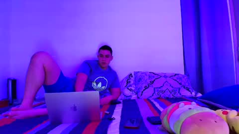 Snapshot of davinson_01 chatting on January 15, 7:59 am Davinson online show from January 15, 7:59 am
