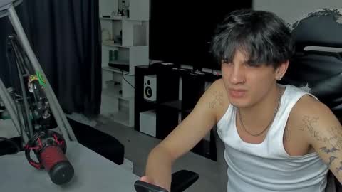 Snapshot of davisross chatting on September 14, 2:58 am davis online show from September 14, 2:58 am