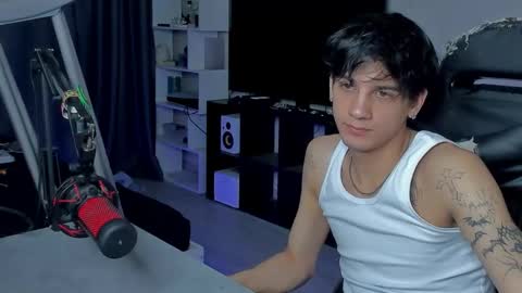 Snapshot of davisross chatting on September 13, 2:47 am davis online show from September 13, 2:47 am