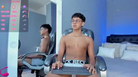 dawn_16 online show from November 3, 9:27 pm