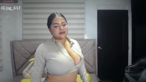 Snapshot of dayan_v_ chatting on October 17, 8:46 pm Hi Stream 1500 to 2100 online show from October 17, 8:46 pm