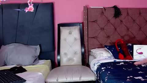 Snapshot of dcollins_ chatting on December 6, 10:35 pm dcollins_ online show from December 6, 10:35 pm