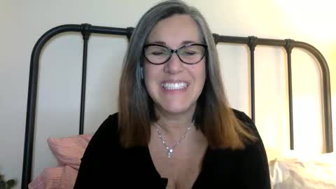 DDMolly online show from May 30, 6:01 am