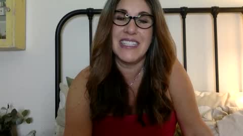 Snapshot of ddmolly chatting on October 19, 5:34 am DDMolly online show from October 19, 5:34 am