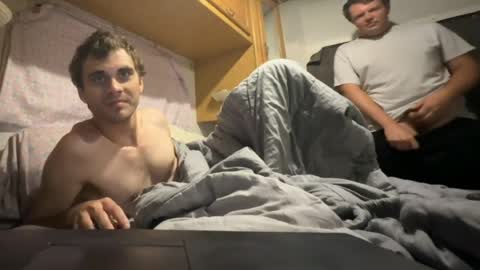 deafguyproud69 online show from June 1, 4:08 pm