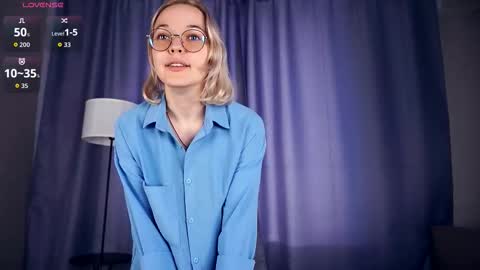 Snapshot of deannmaslen chatting on October 4, 6:44 am Charlie 18yo online show from October 4, 6:44 am