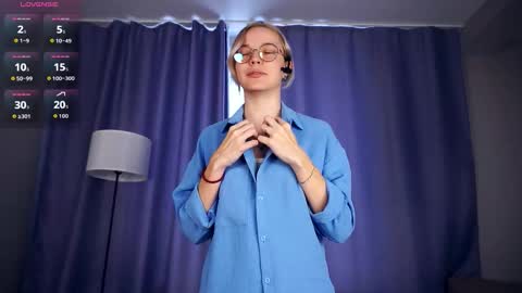 Snapshot of deannmaslen chatting on September 27, 6:44 am Charlie 18yo online show from September 27, 6:44 am