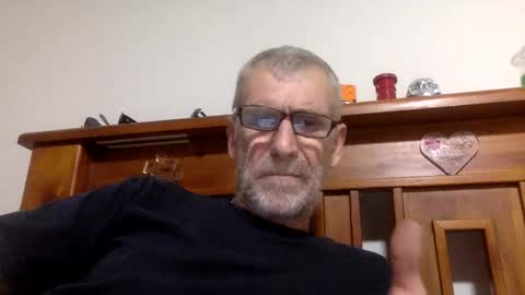 deanofflove2210 online show from January 4, 7:55 am
