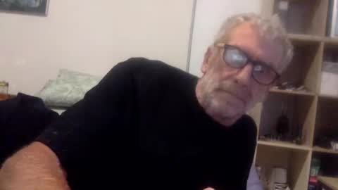 deanofflove221000 online show from November 24, 4:27 pm