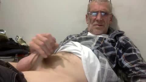 deanofflove221000 online show from April 10, 9:14 am