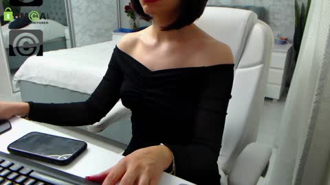 Elly online show from January 10, 10:28 am