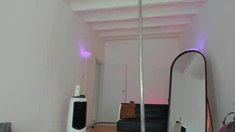 dearmilu28 online show from March 3, 4:26 pm