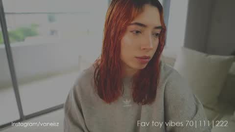 Snapshot of dearnina chatting on September 30, 2:27 pm NINA 30OFF online show from September 30, 2:27 pm